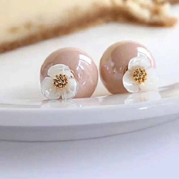 Jewelry - NEW CLASSY DOUBLE SIDED FLOWER STUD EARRINGS